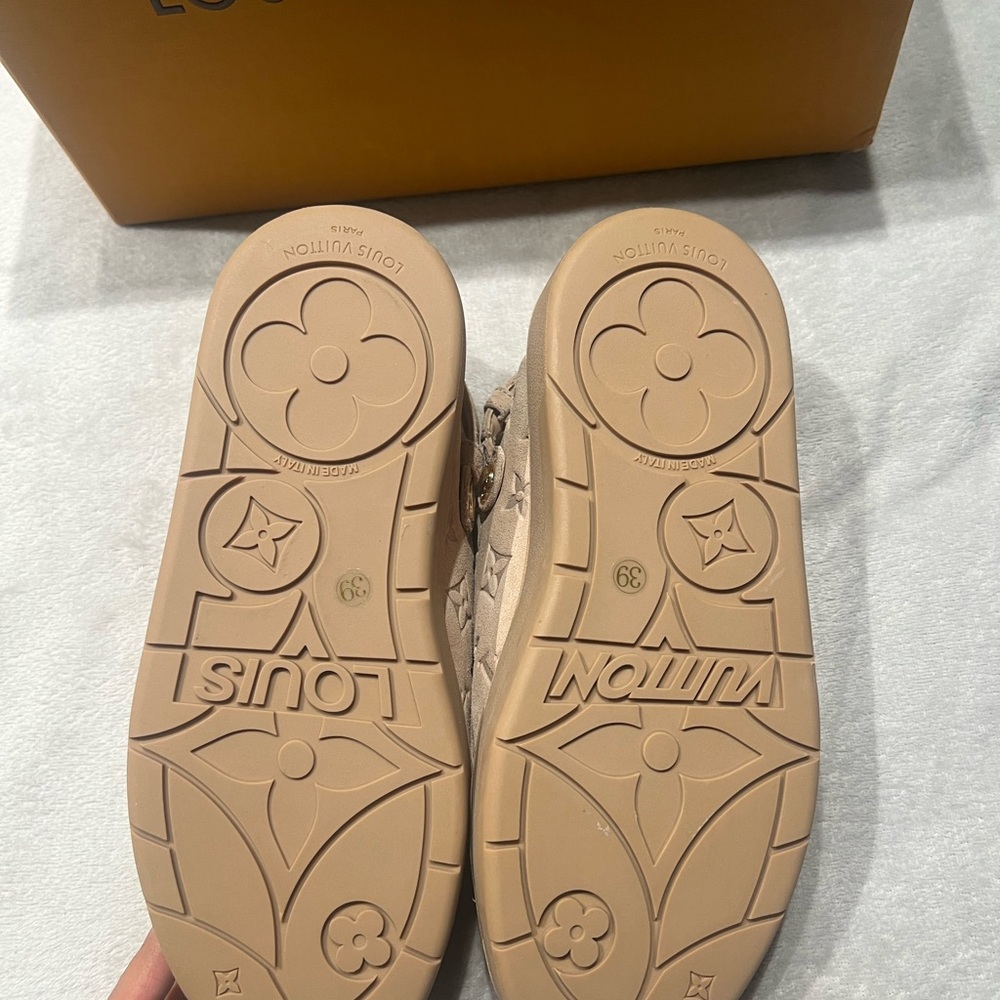 Louis Vuitton Beige Sneakers